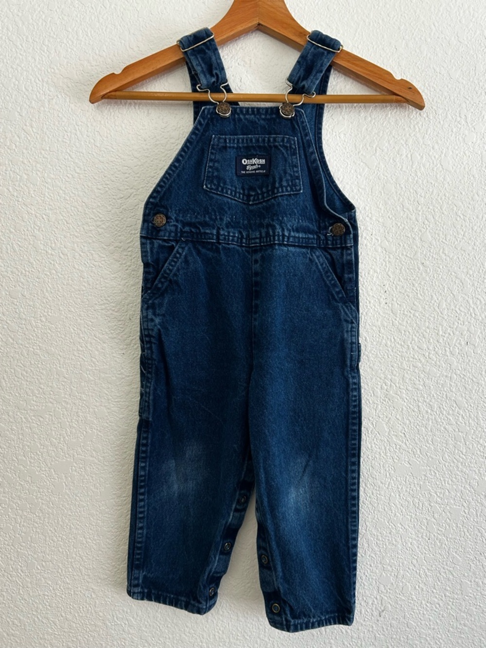 VINTAGE OSH KOSH B’GOSH Size 3T
Dark Wash Overalls